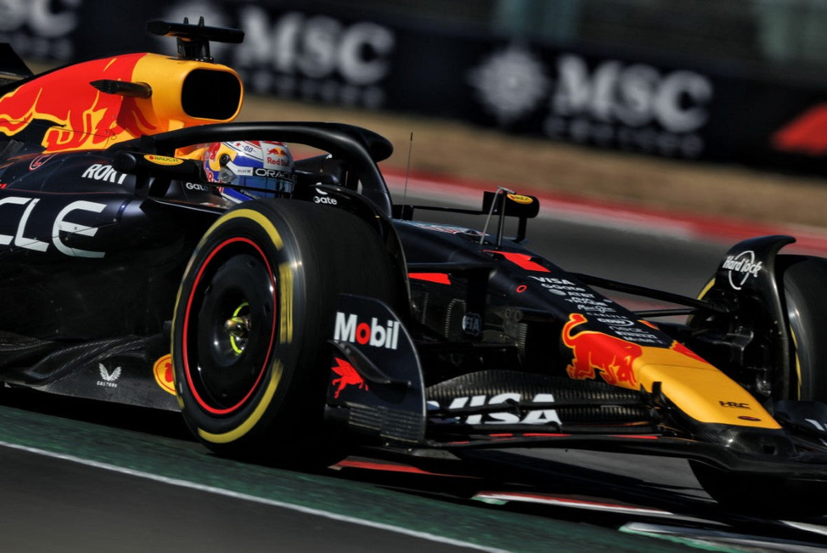 Minichamps F1 RB21 Team Oracle Red Bull Racing #1 WINNER Austin GP 2025 (Verstappen) 1:18