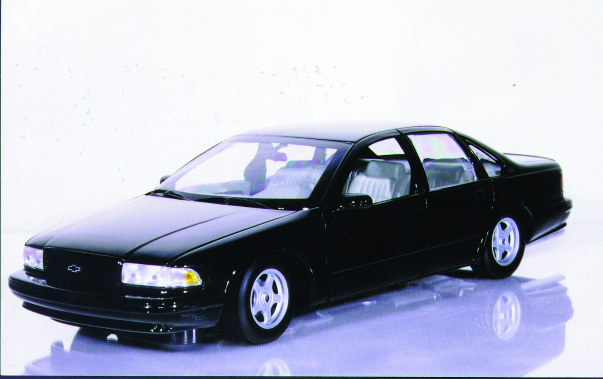 1:18 UT Models Chevy Impala SS ('96) (black)