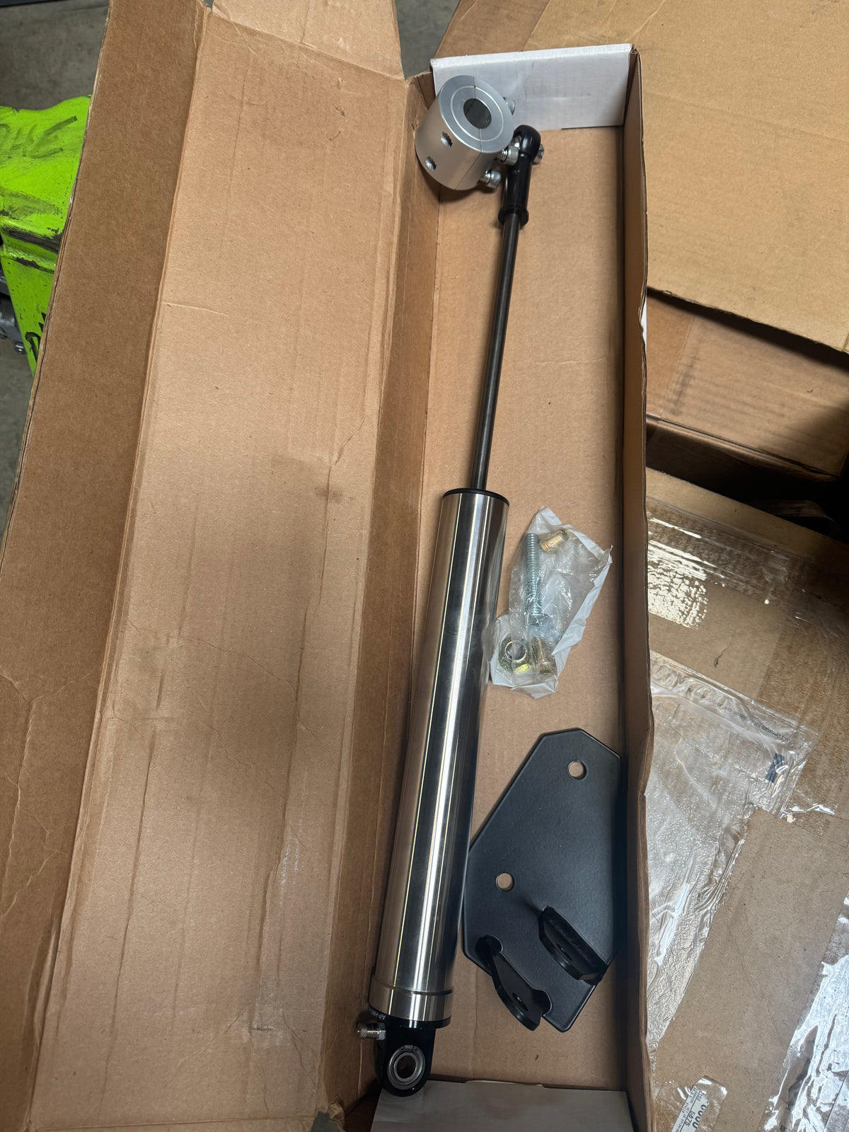 [Open Box] CARLI SUSPENSION 2014-2018 DODGE RAM STAINLESS HIGH MOUNT STEERING STABILIZER