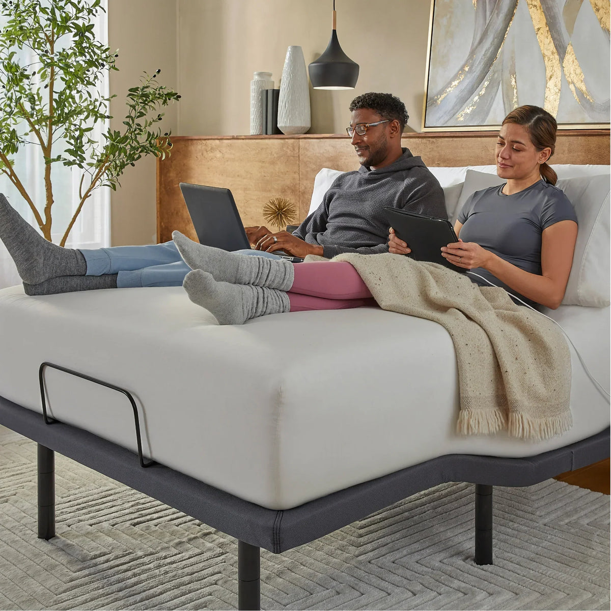 baselogic™ Pearl Adjustable Base