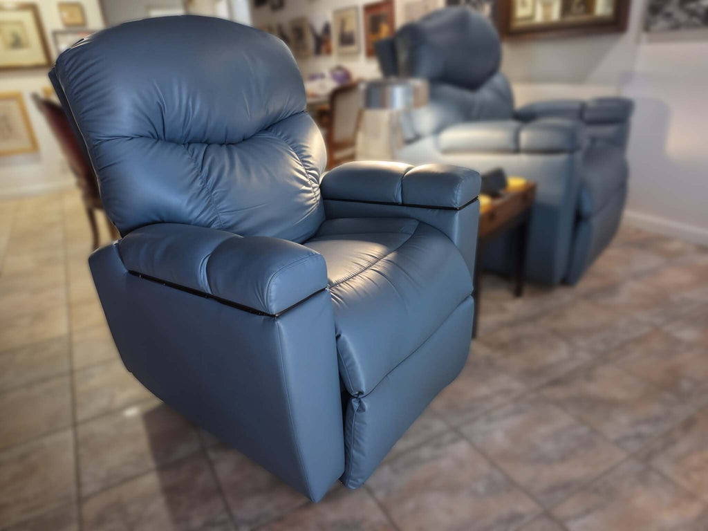 UltraComfort™ UC576 Alora Series 5-Zone Power Lift Chair in Brisa Arctic (Open Box)