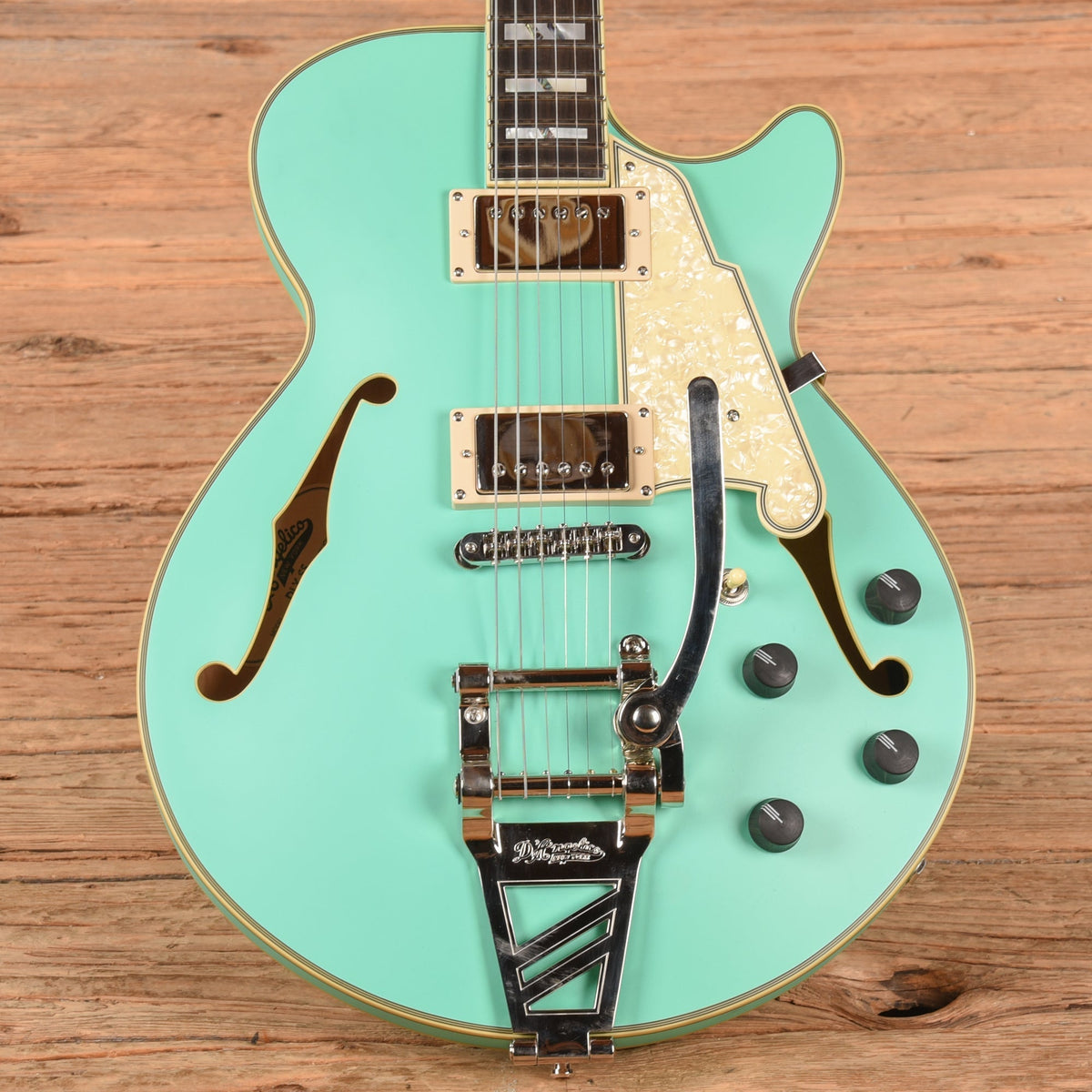 D'Angelico Deluxe SS Semi-Hollow Single Cutaway Matte Surf Green 2020