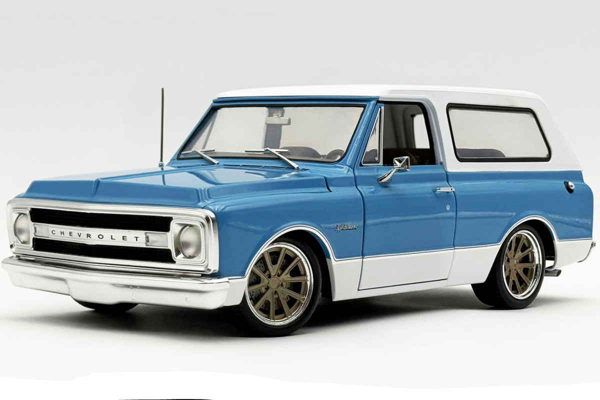 Acme 1969 Chevrolet Blazer K5 Street Custom Slammed Blue & White 1:18
