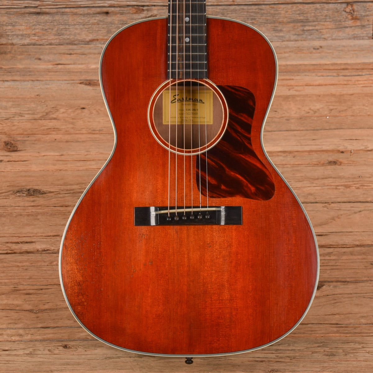 Eastman E10OOSS/V Adirondack/Mahogany OO Slope Shoulder Antique Varnish 2023