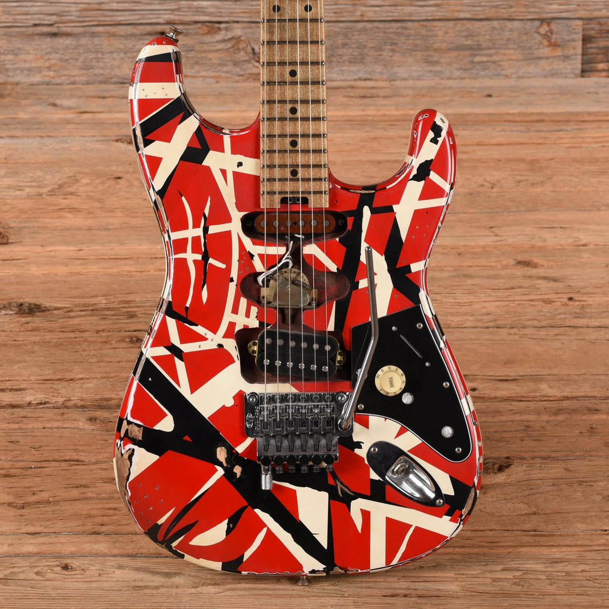EVH Striped Series Frankenstein Relic Red / White / Black 2026