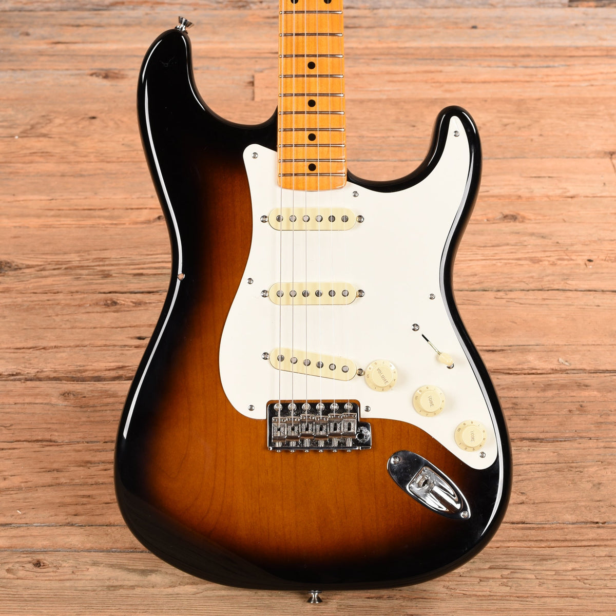 Fender American Vintage '57 Stratocaster Sunburst 2025