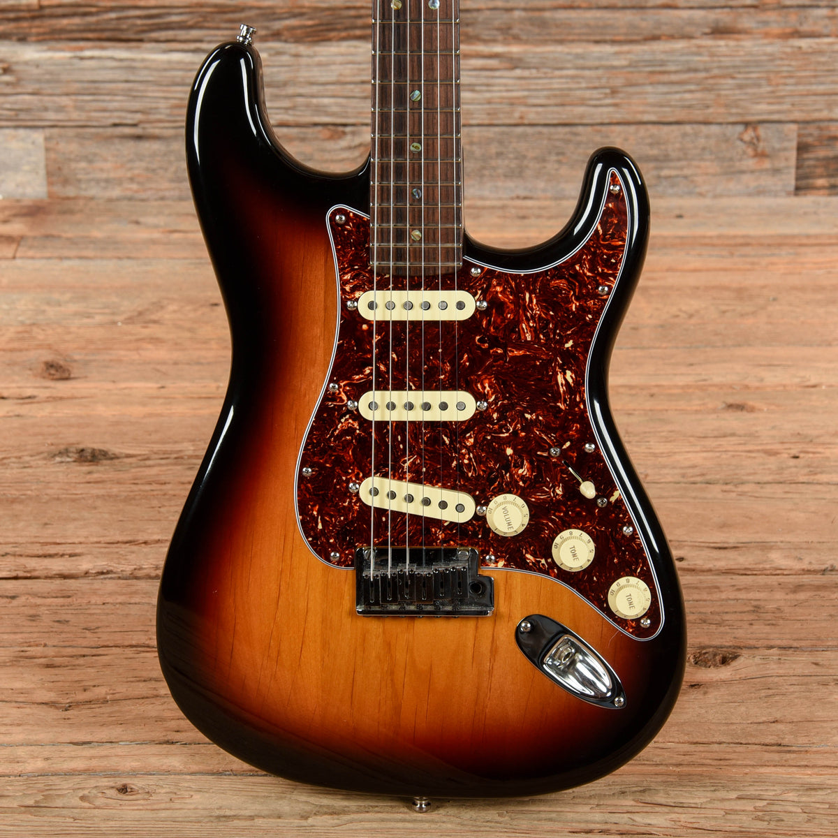 Fender AmericanDeluxe Stratocaster Sunburst 2005