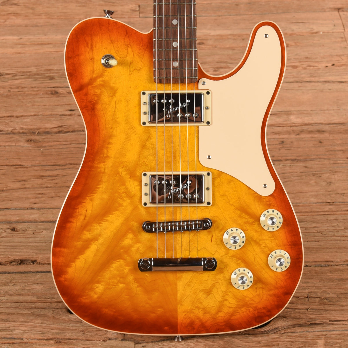 Fender Parallel Universe Troublemaker Telecaster Deluxe Sunburst 2018