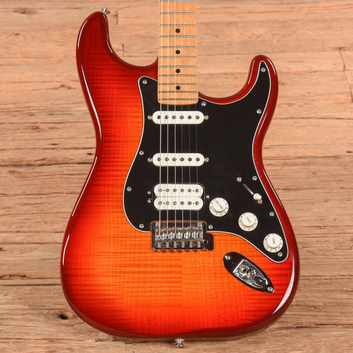 Fender Player Stratocaster HSS Plus Top Aged Cherry Burst 2020