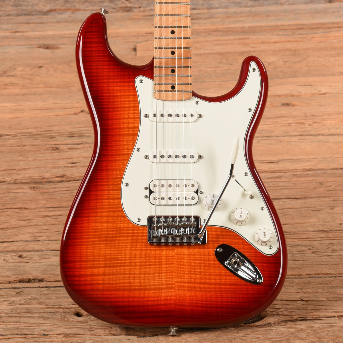 Fender Standard Stratocaster HSS Plus Top Cherry Sunburst 2017