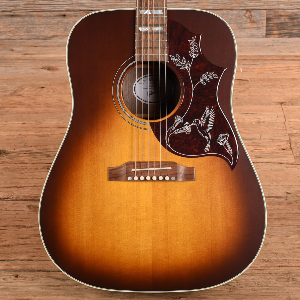 Gibson Hummingbird Studio Walnut Sunburst 2024