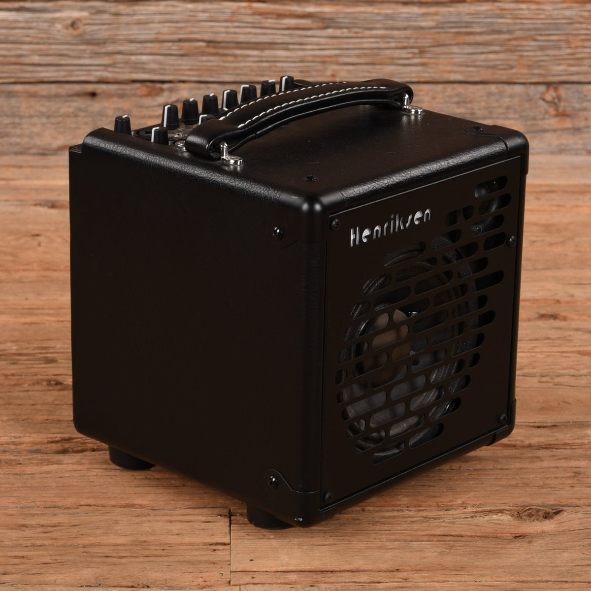 Henriksen The Bud 6 1x6" Bass Combo Amp