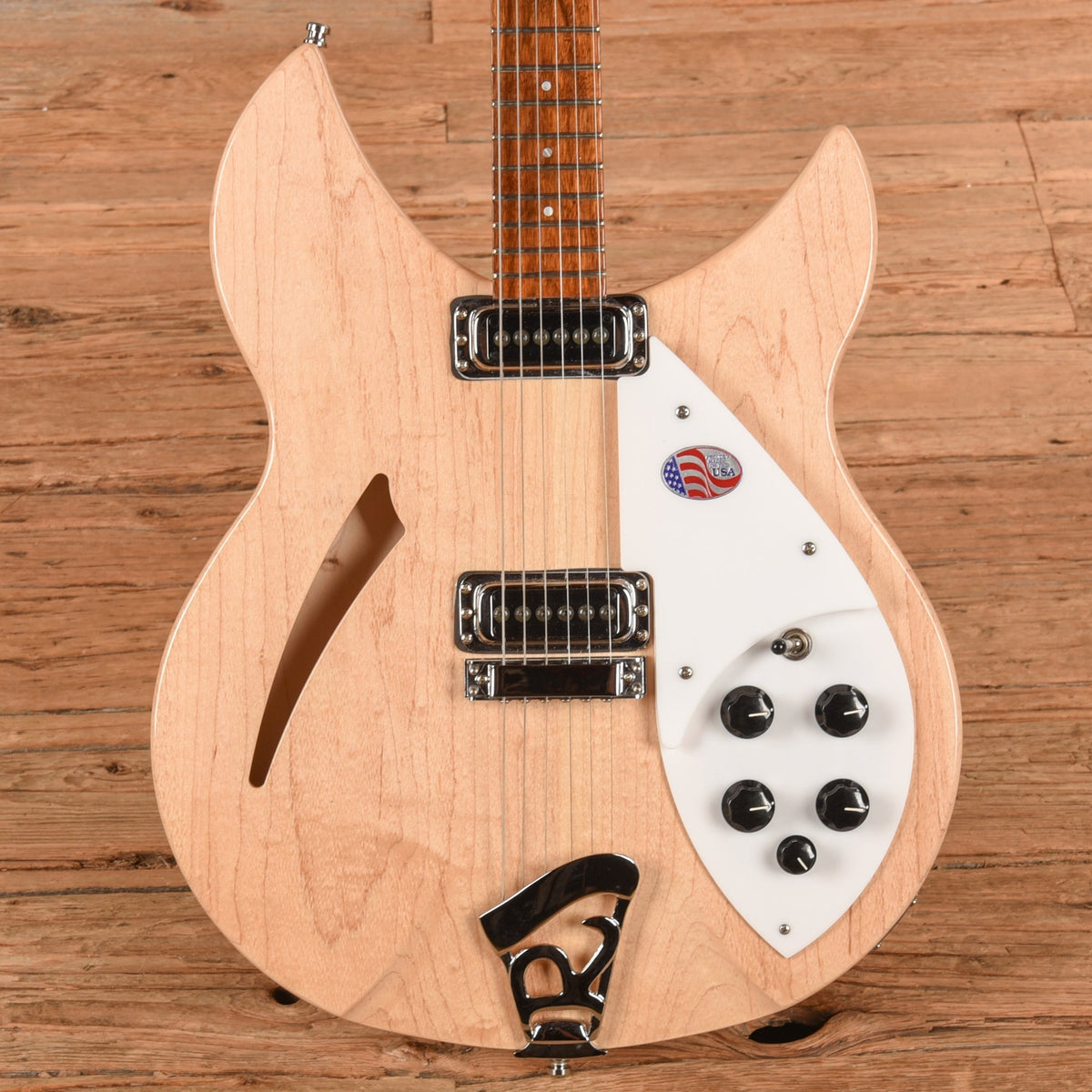 Rickenbacker 330 Mapleglo 2022