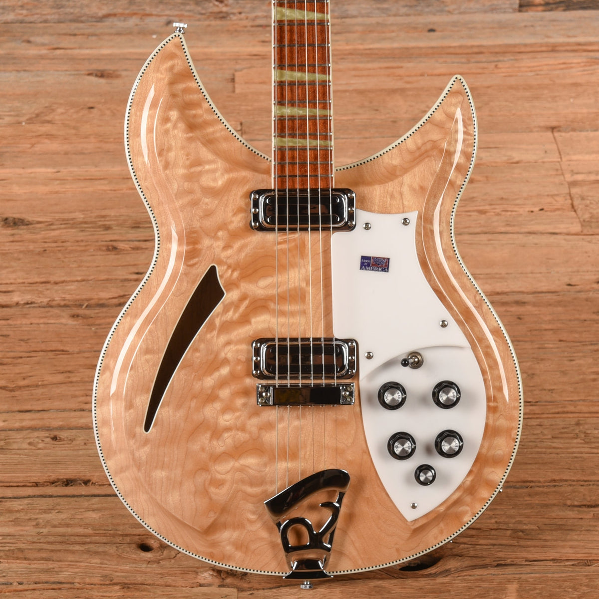 Rickenbacker 381V69 Carved Top Mapleglo 1998