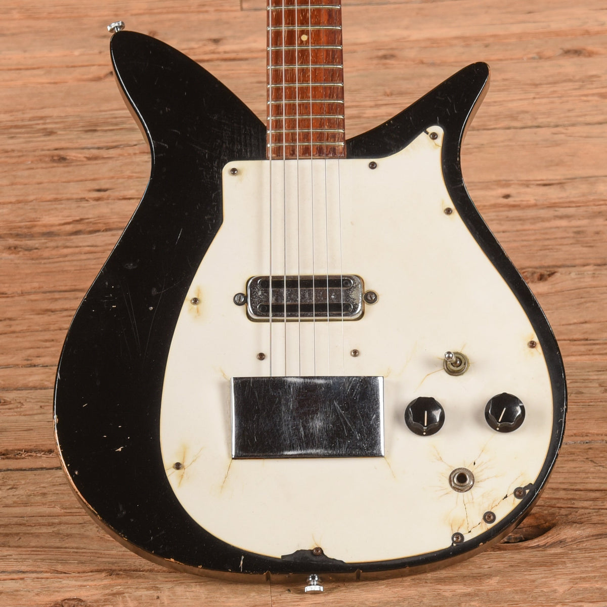 Rickenbacker Model 900 Jetglo 1960