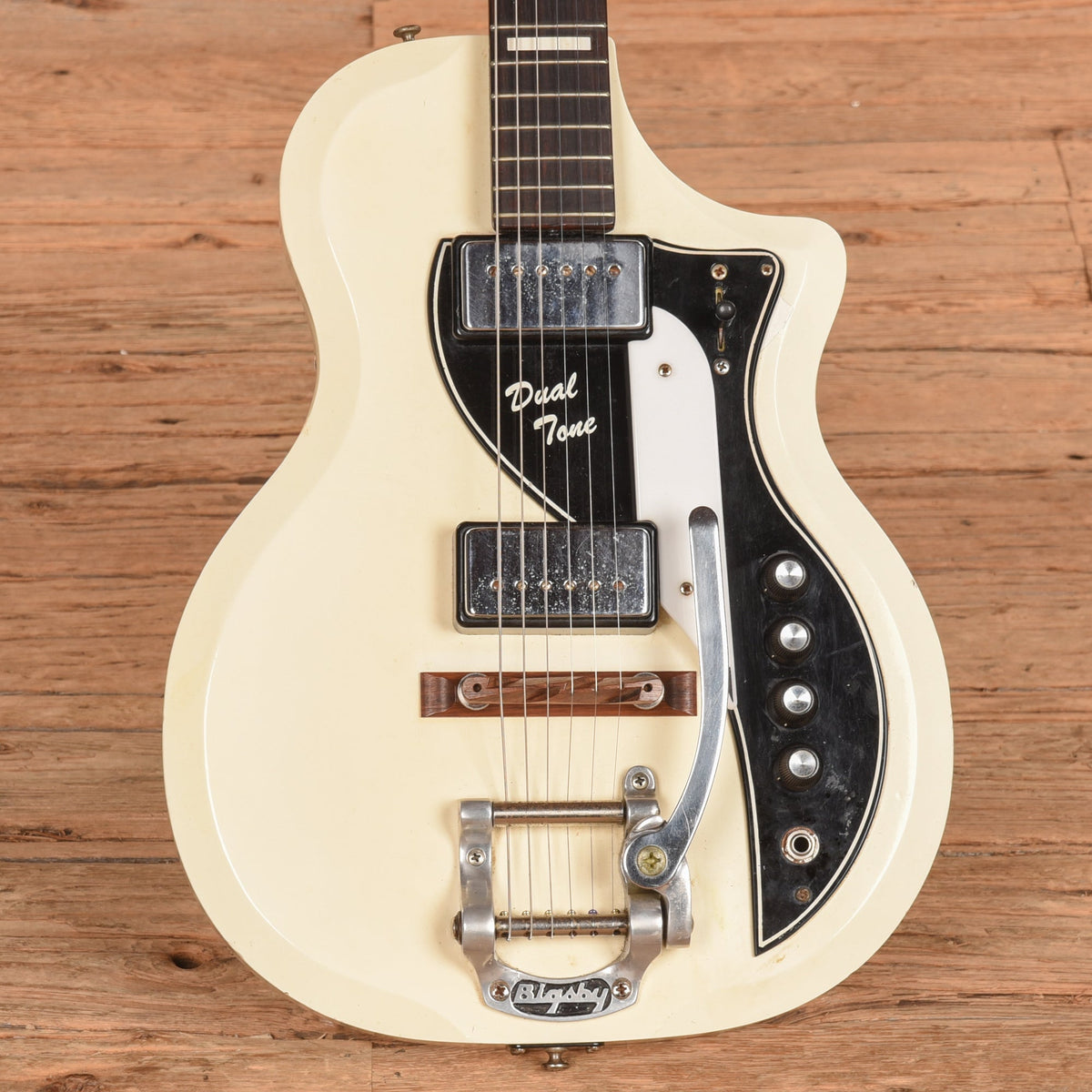 Supro Dualtone White 1962