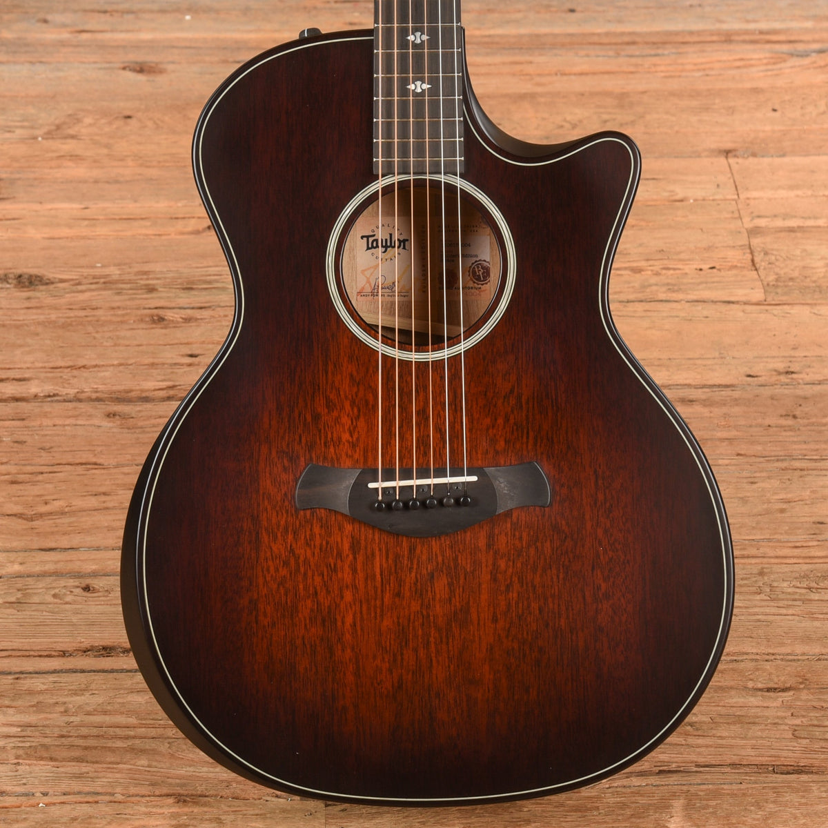 Taylor Builders Edition 324ce Sunburst 2024